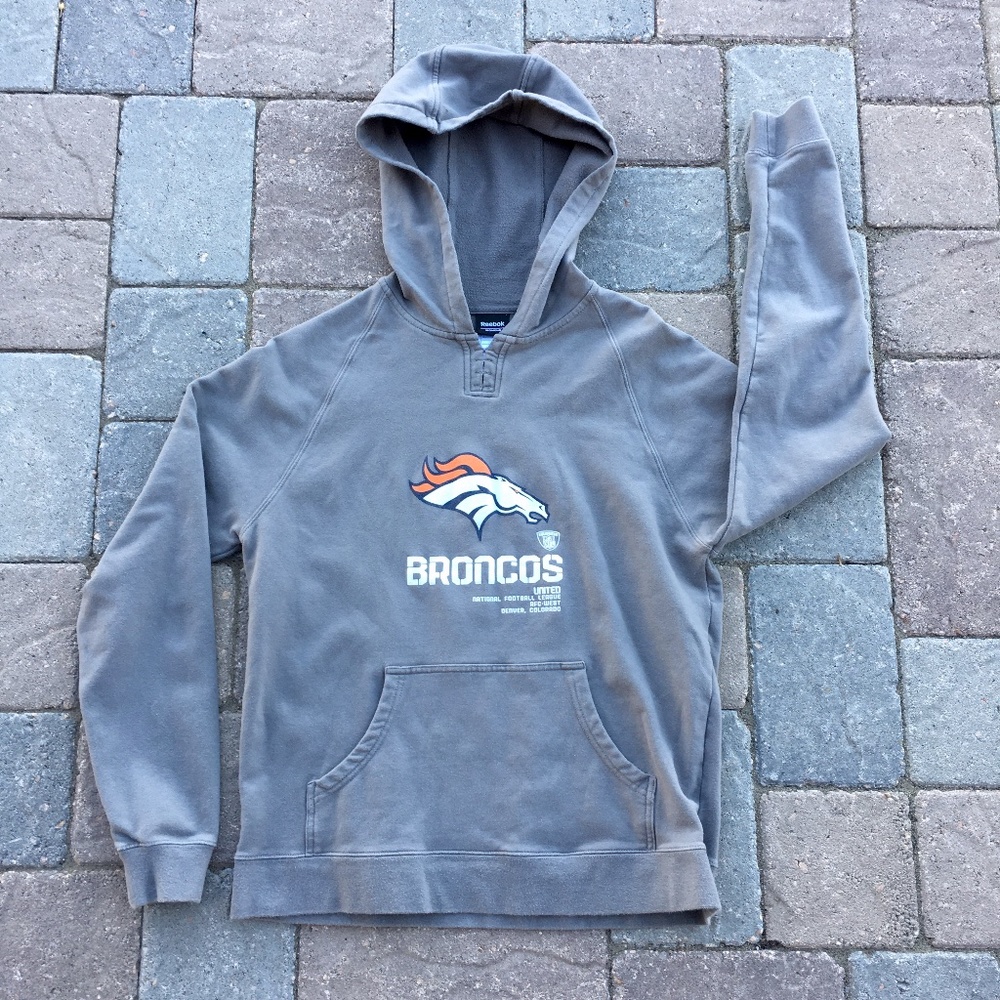 DENVER BRONCOS WOMANS REEBOK HOODIE - SIZE MED